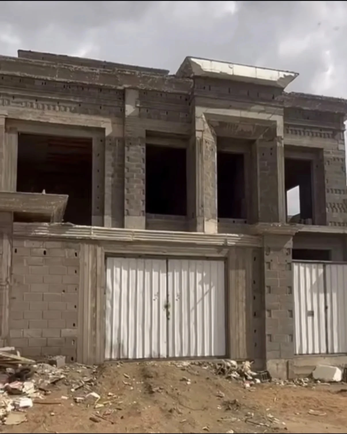 Avani Villa — On site · 03