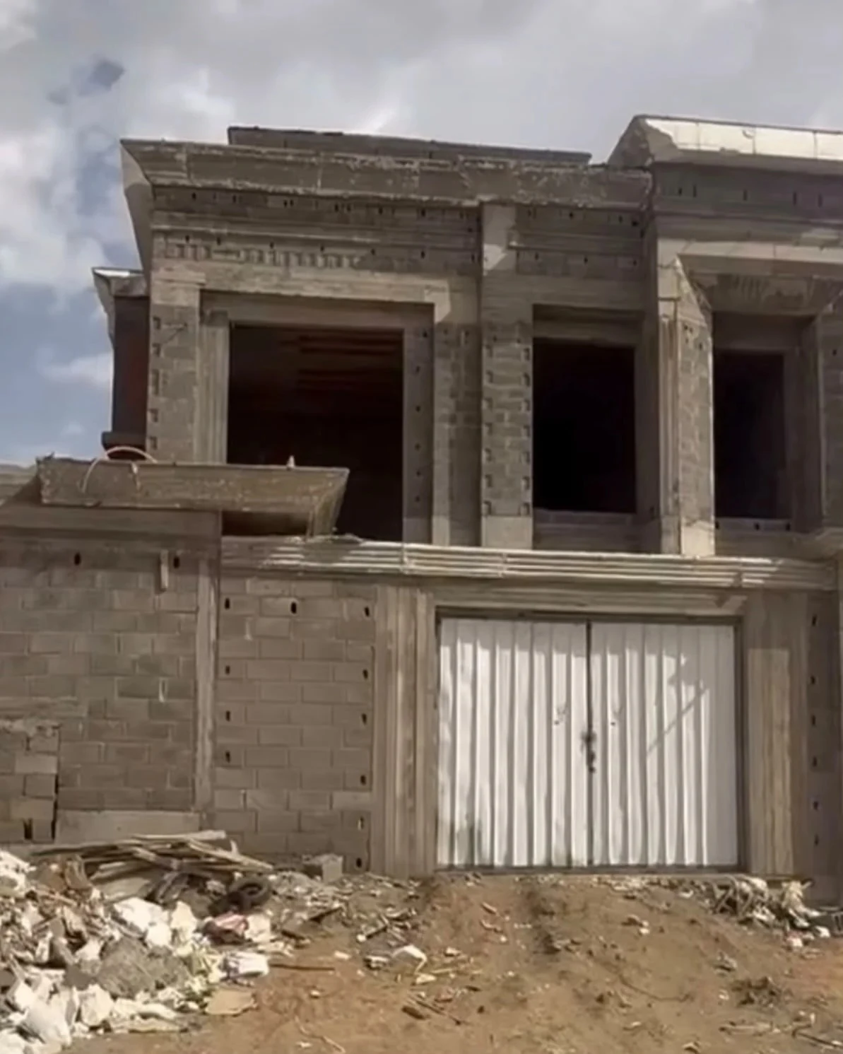 Avani Villa — On site · 04